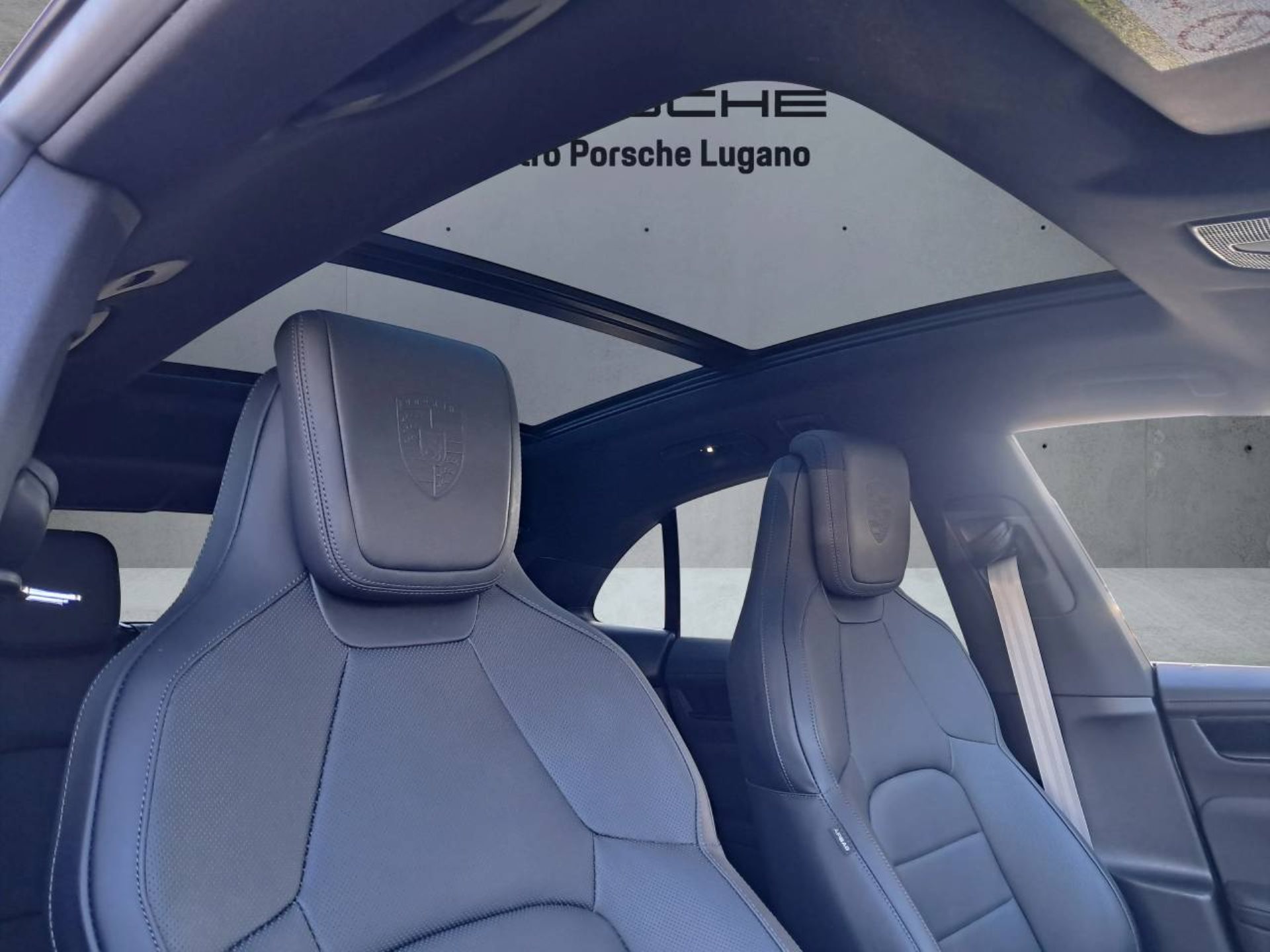 PORSCHE Macan 4-image-18