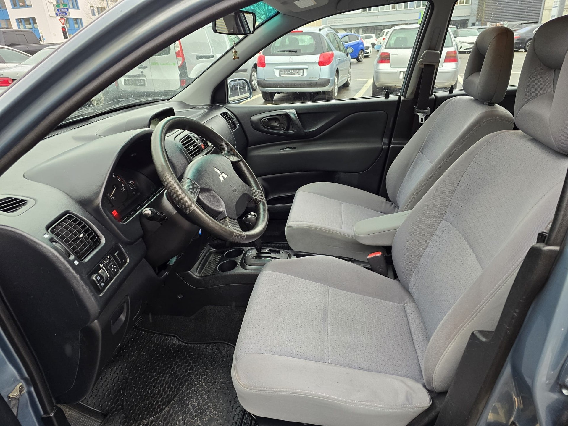 MITSUBISHI Space Star 1.8 16V Premium-image-6
