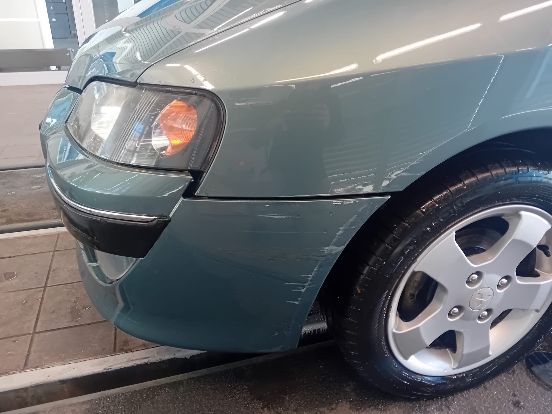 MITSUBISHI Space Star 1.8 16V Premium-image-2