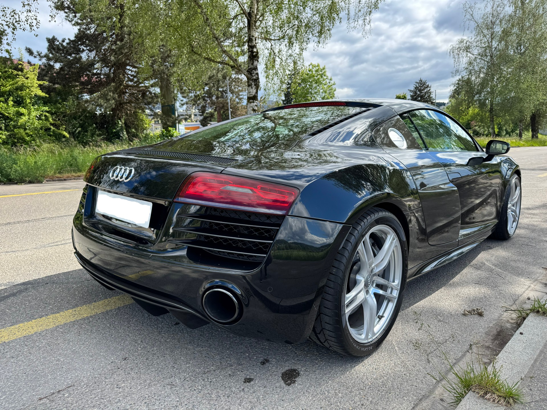 AUDI R8 plus Coupé 5.2 S-Tronic, Keramikbremsen, 8 Räder-image-4