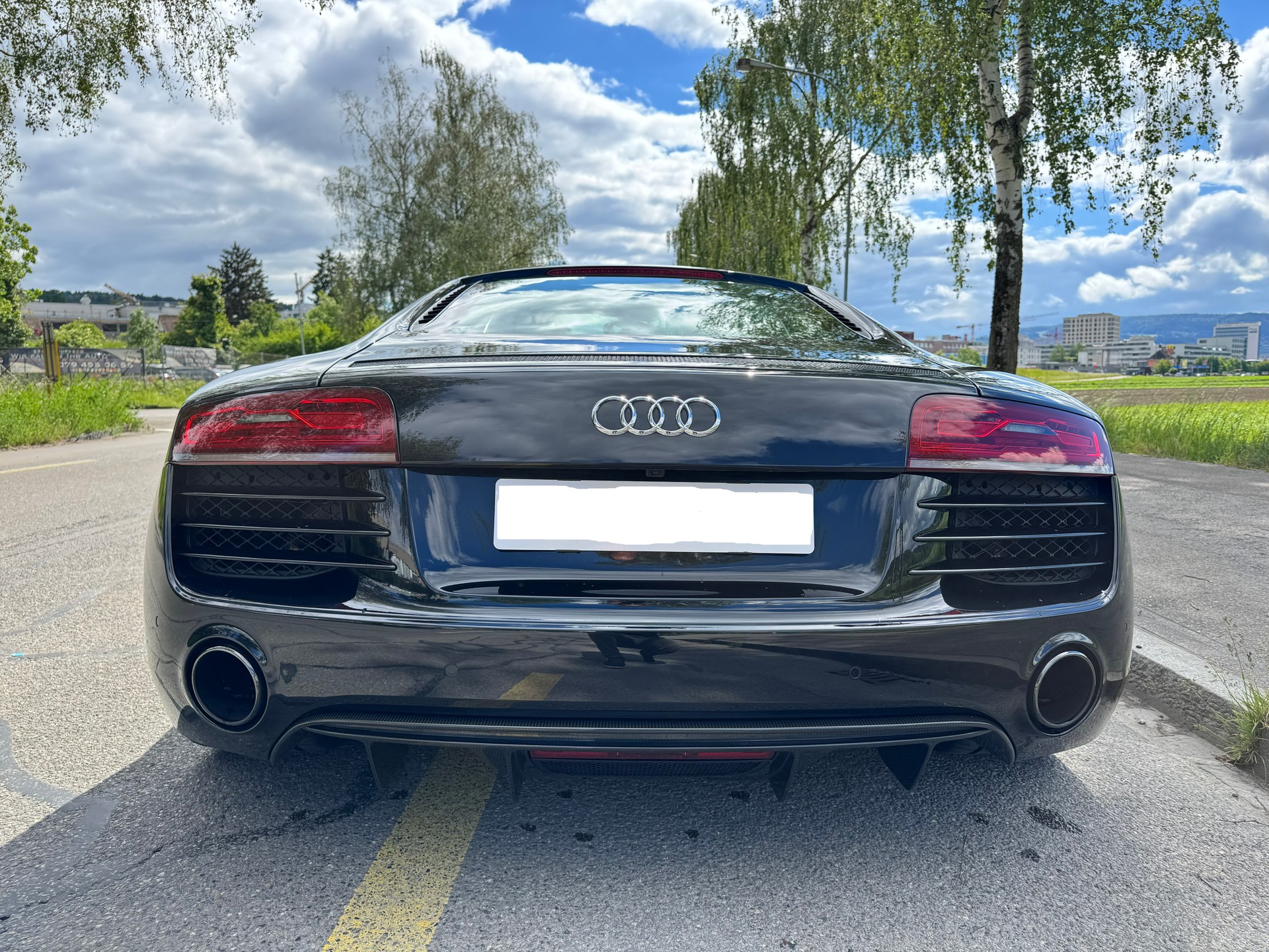 AUDI R8 plus Coupé 5.2 S-Tronic, Keramikbremsen, 8 Räder-image-3