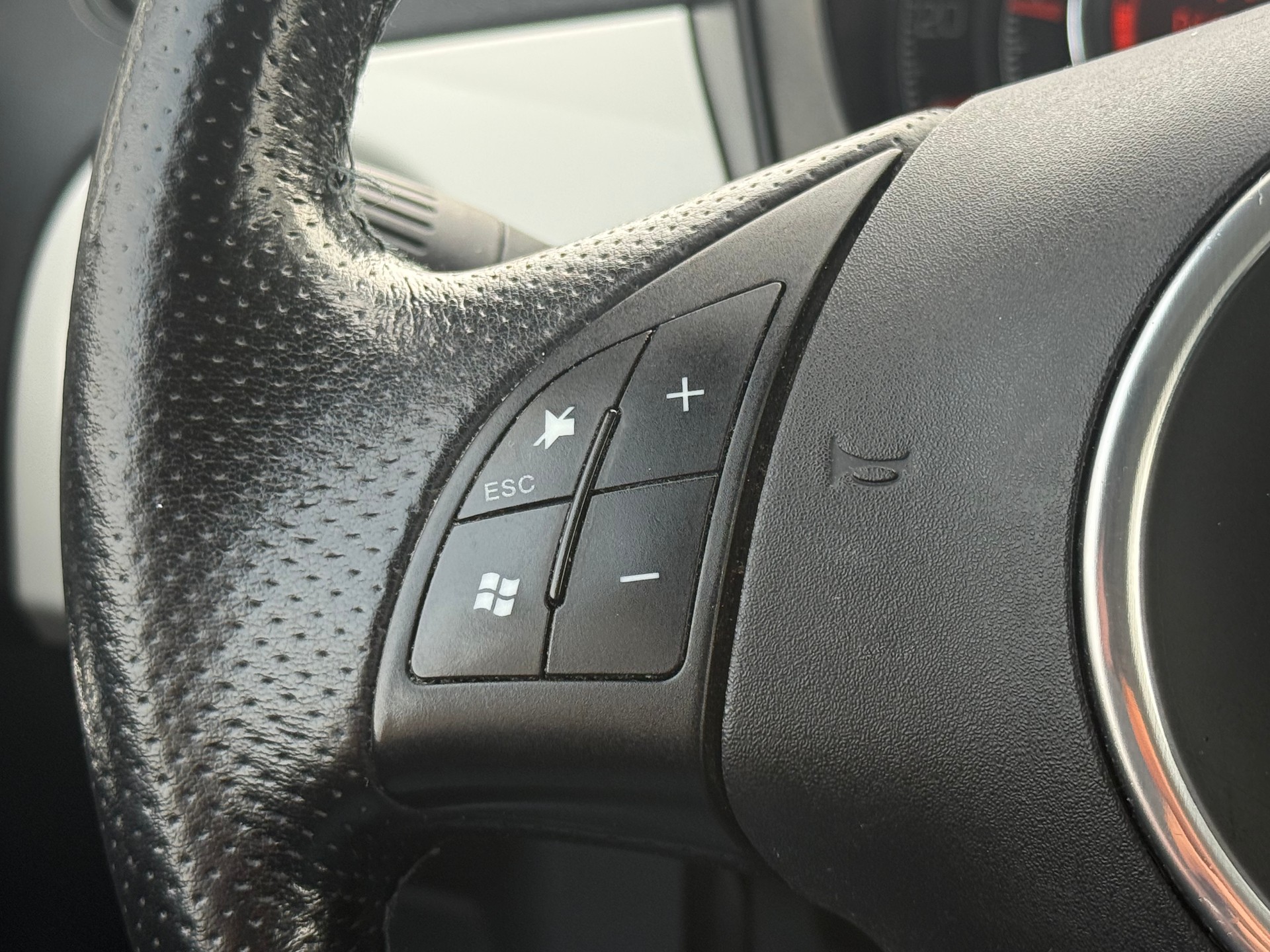 FIAT 500 1.4 16V Lounge Dualogic-image-13