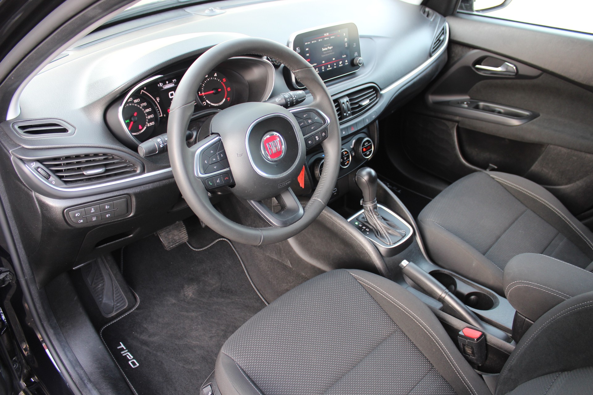 FIAT Tipo 1.6MJ Station Wagon Lounge DCT-image-5