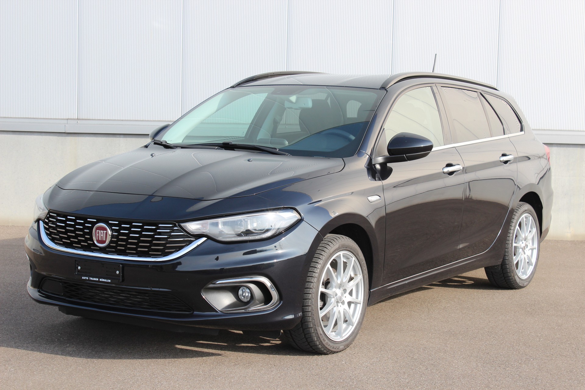 FIAT Tipo 1.6MJ Station Wagon Lounge DCT-image-0