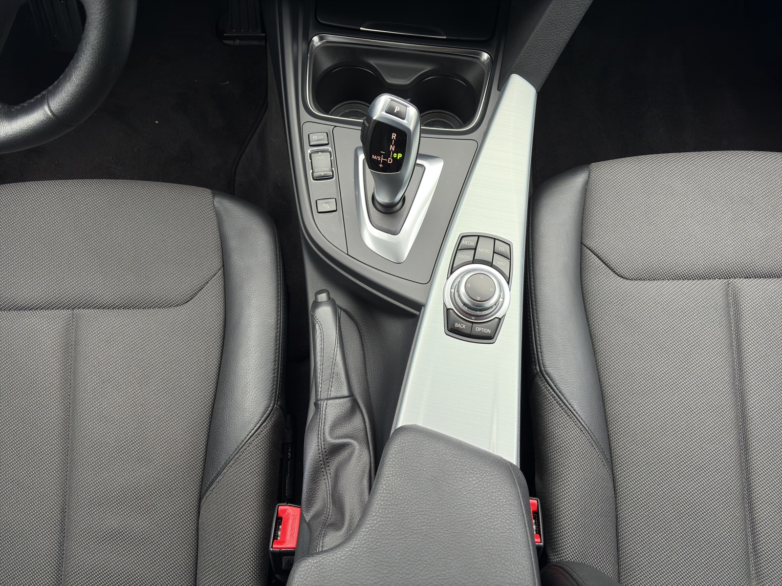 BMW 335i xDrive Steptronic-image-15