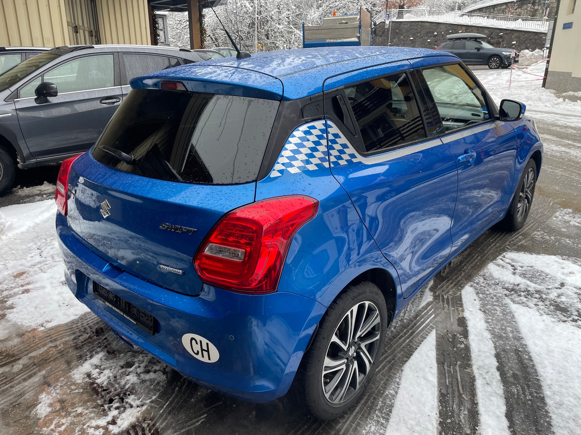 SUZUKI Swift 1.2 Compact Top Hybrid CVT-image-3