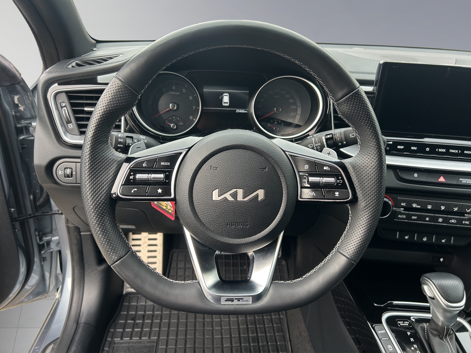 KIA Ceed SW 1.5 T-GDi GT-Line-image-9