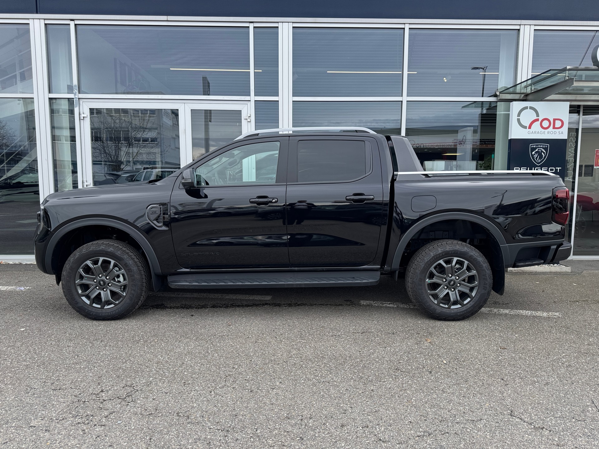 FORD Ranger Wildtrak 3.0 Eco Blue e-4WD Automat-image-3