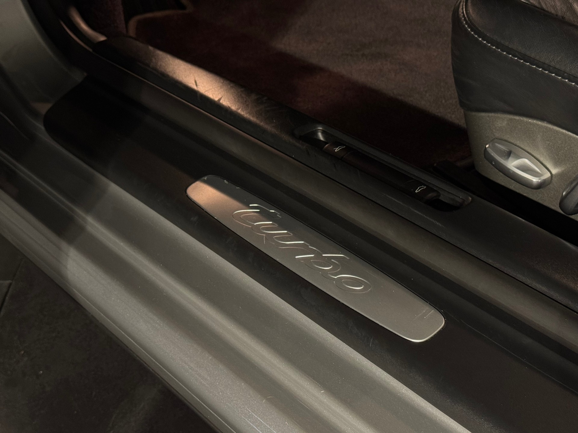 PORSCHE 911 Turbo-image-15