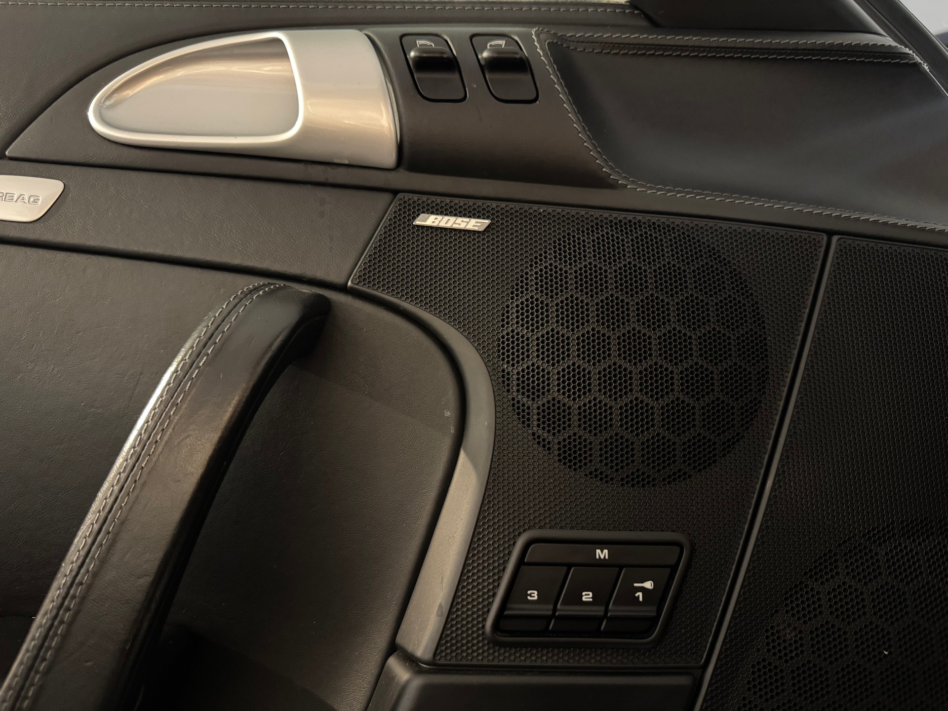 PORSCHE 911 Turbo-image-14