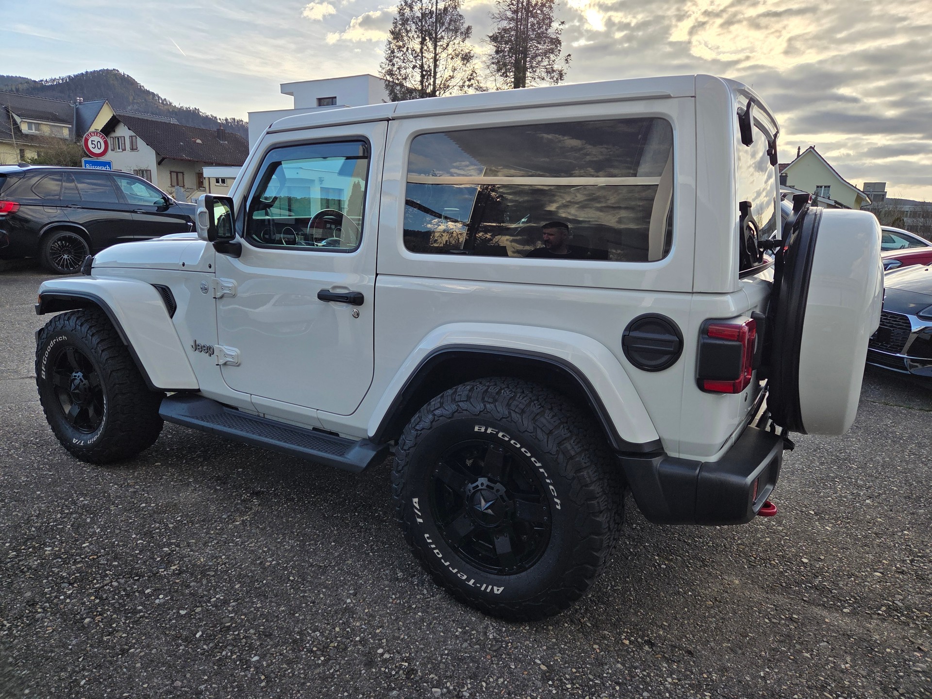 JEEP Wrangler 2.2MJ Sahara Automatic Overland-image-6