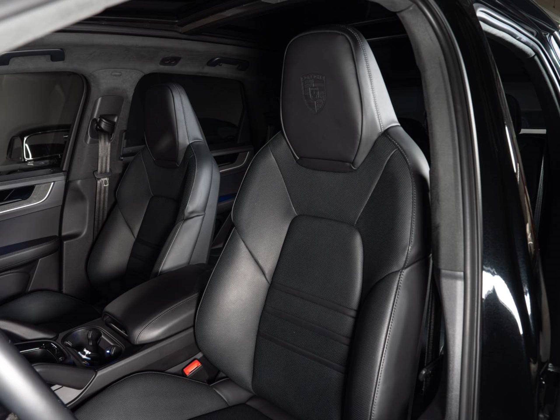 PORSCHE Cayenne S E-Hybrid (MY24)-image-4