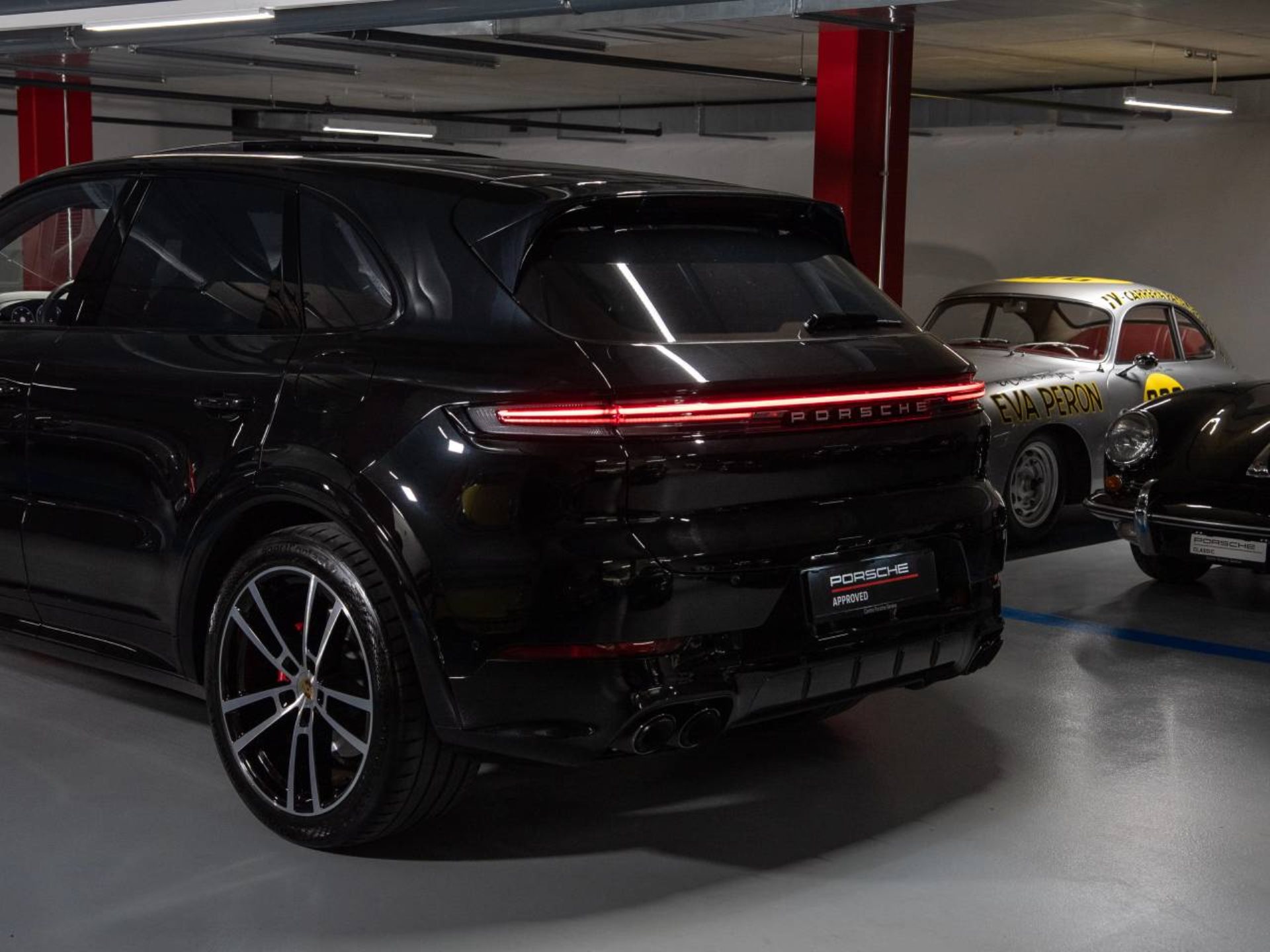 PORSCHE Cayenne S E-Hybrid (MY24)-image-24
