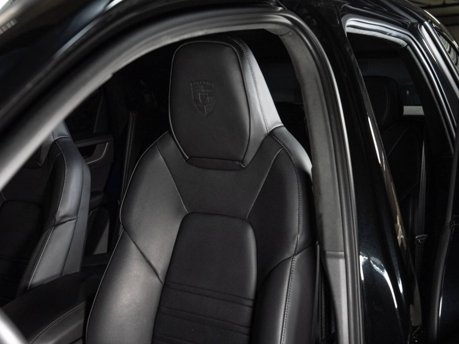 PORSCHE Cayenne S E-Hybrid (MY24)-image-14
