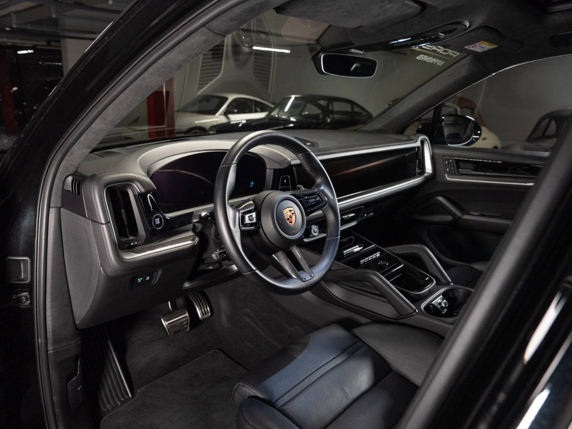 PORSCHE Cayenne S E-Hybrid (MY24)-showroom-element-3
