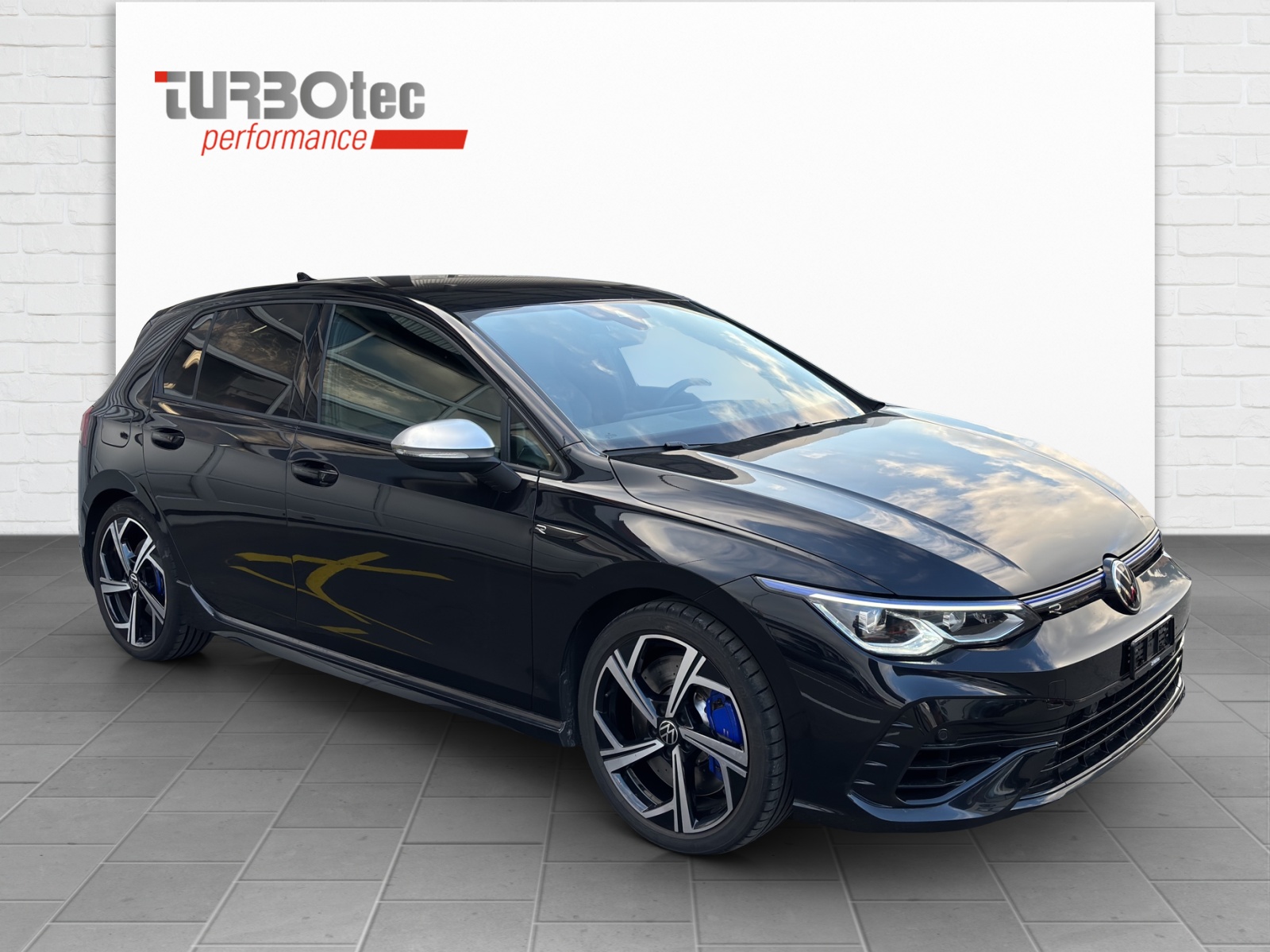 VW Golf 2.0 TSI R DSG 4Motion-image-3