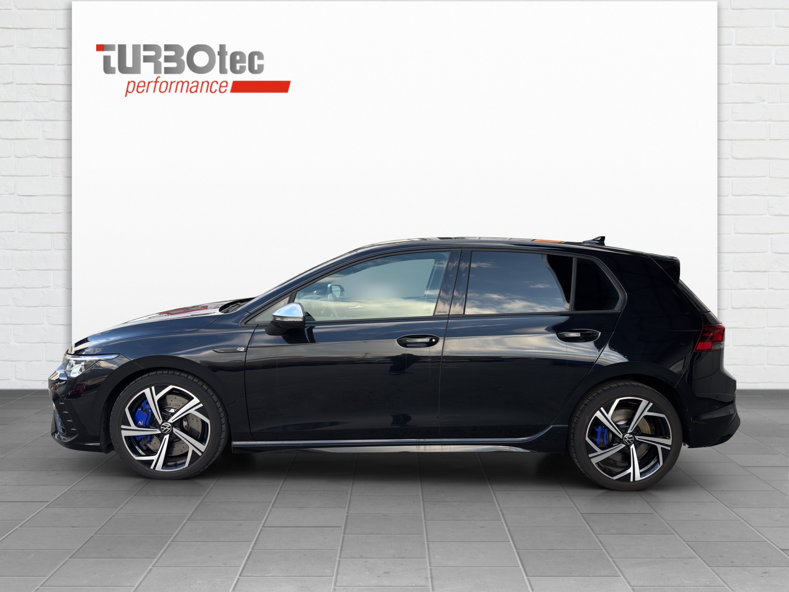 VW Golf 2.0 TSI R DSG 4Motion-image-1