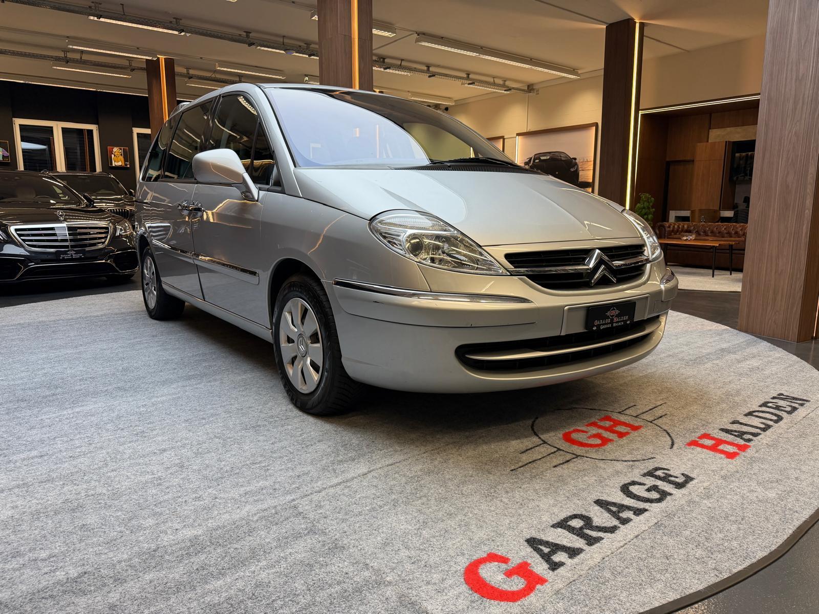 CITROEN C8 Minivan 2.0 16V HDi SX-image-0
