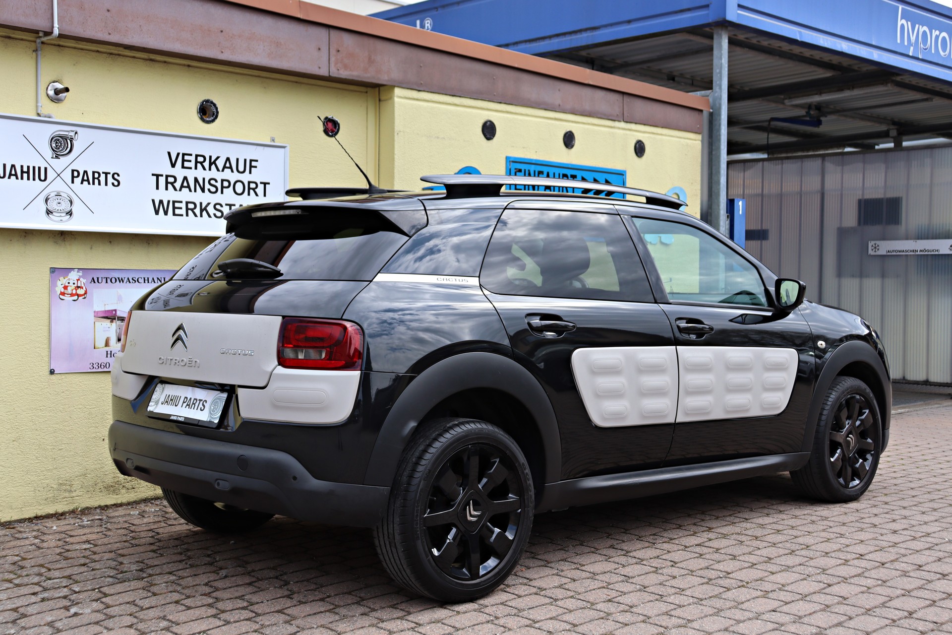 CITROEN C4 Cactus 1.2 VTi Shine-image-3