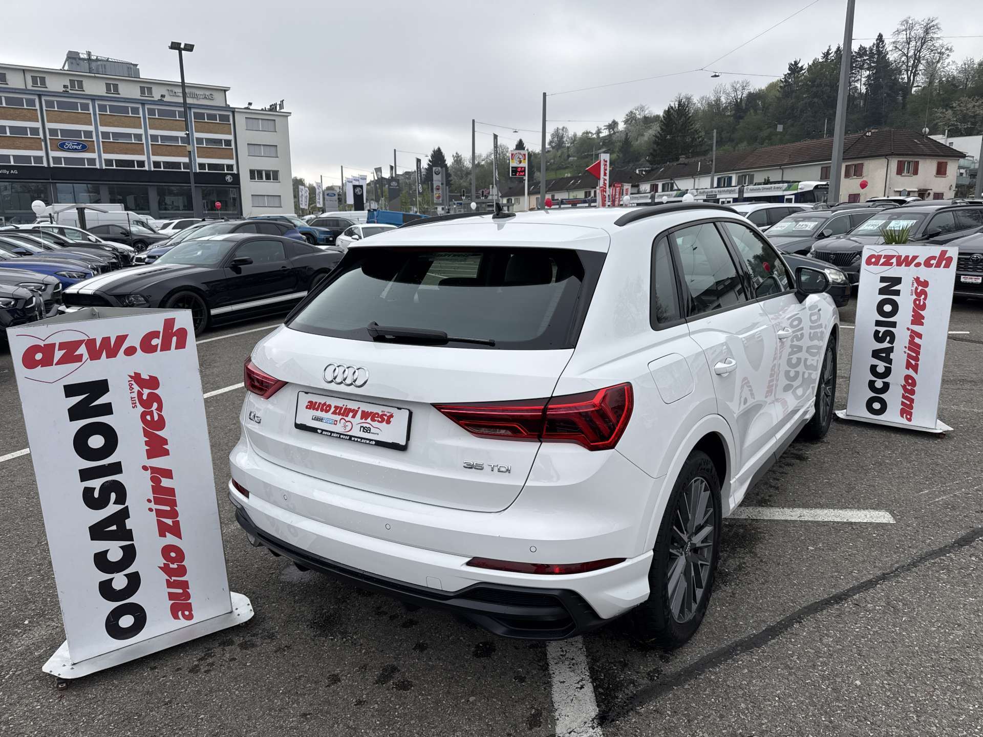 AUDI Q3 35 TDi S-Line S-Tronic Automat-image-2
