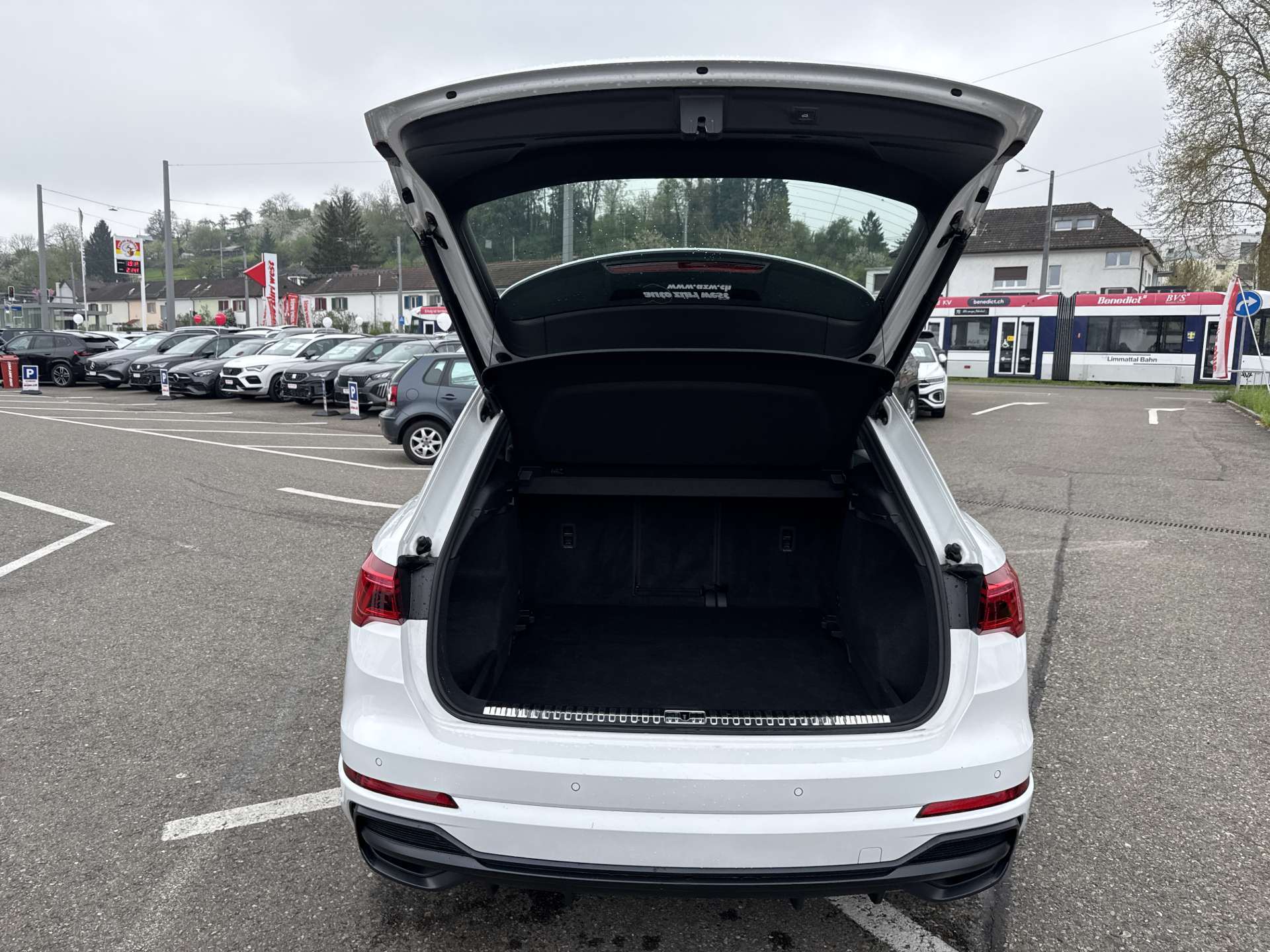 AUDI Q3 35 TDi S-Line S-Tronic Automat-image-7