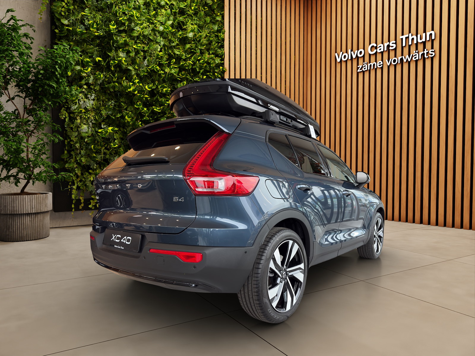 VOLVO XC40 2.0 B4 MH Ultra Dark-image-2