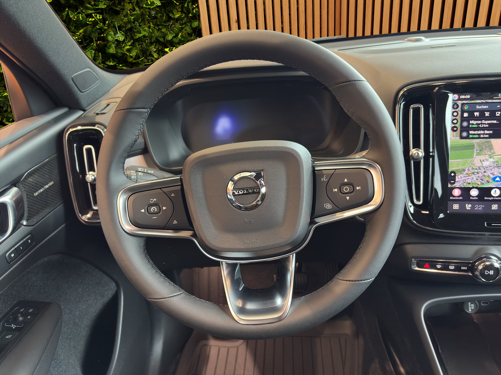 VOLVO XC40 2.0 B4 MH Ultra Dark-image-7