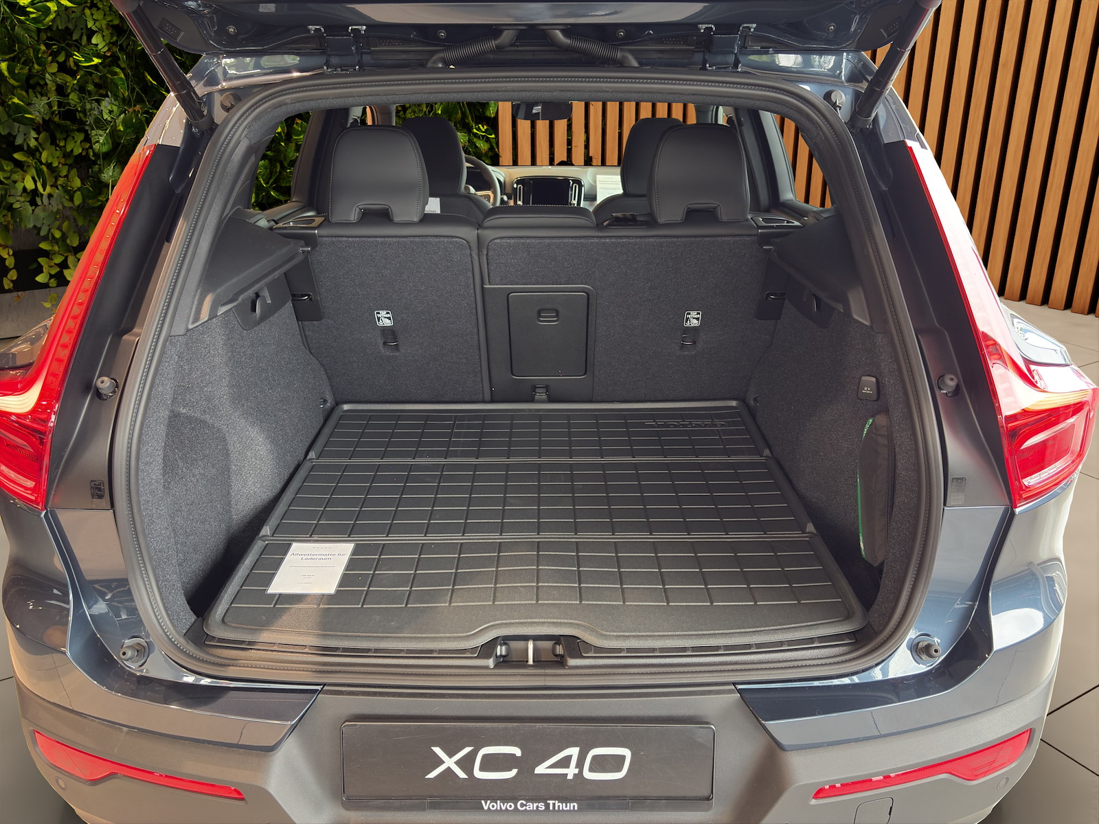 VOLVO XC40 2.0 B4 MH Ultra Dark-image-10