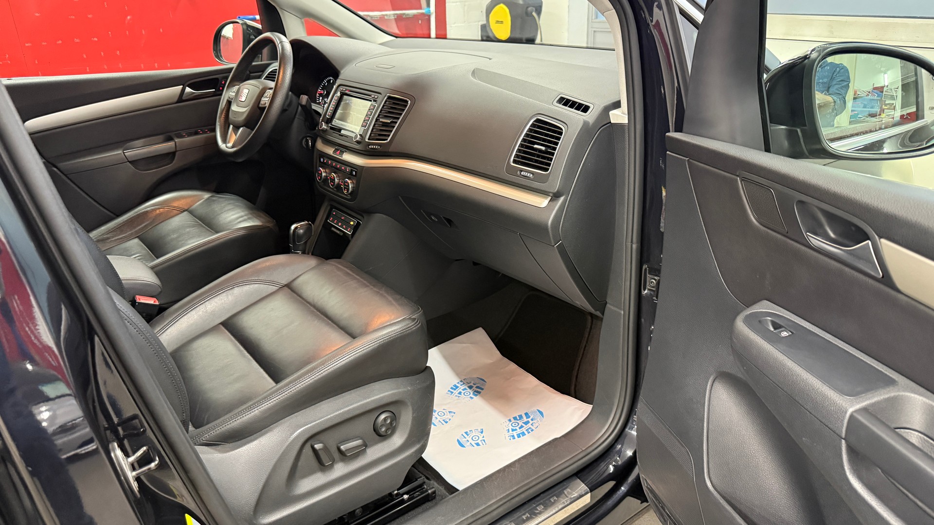 SEAT Alhambra 2.0 TDI Style Ecomotive DSG, frisch ab MFK, frisch ab Zahnriemen & Servic 7 Sitze, AHK 2.2T, Garantie, ES, SH, DAB u.vm-image-17