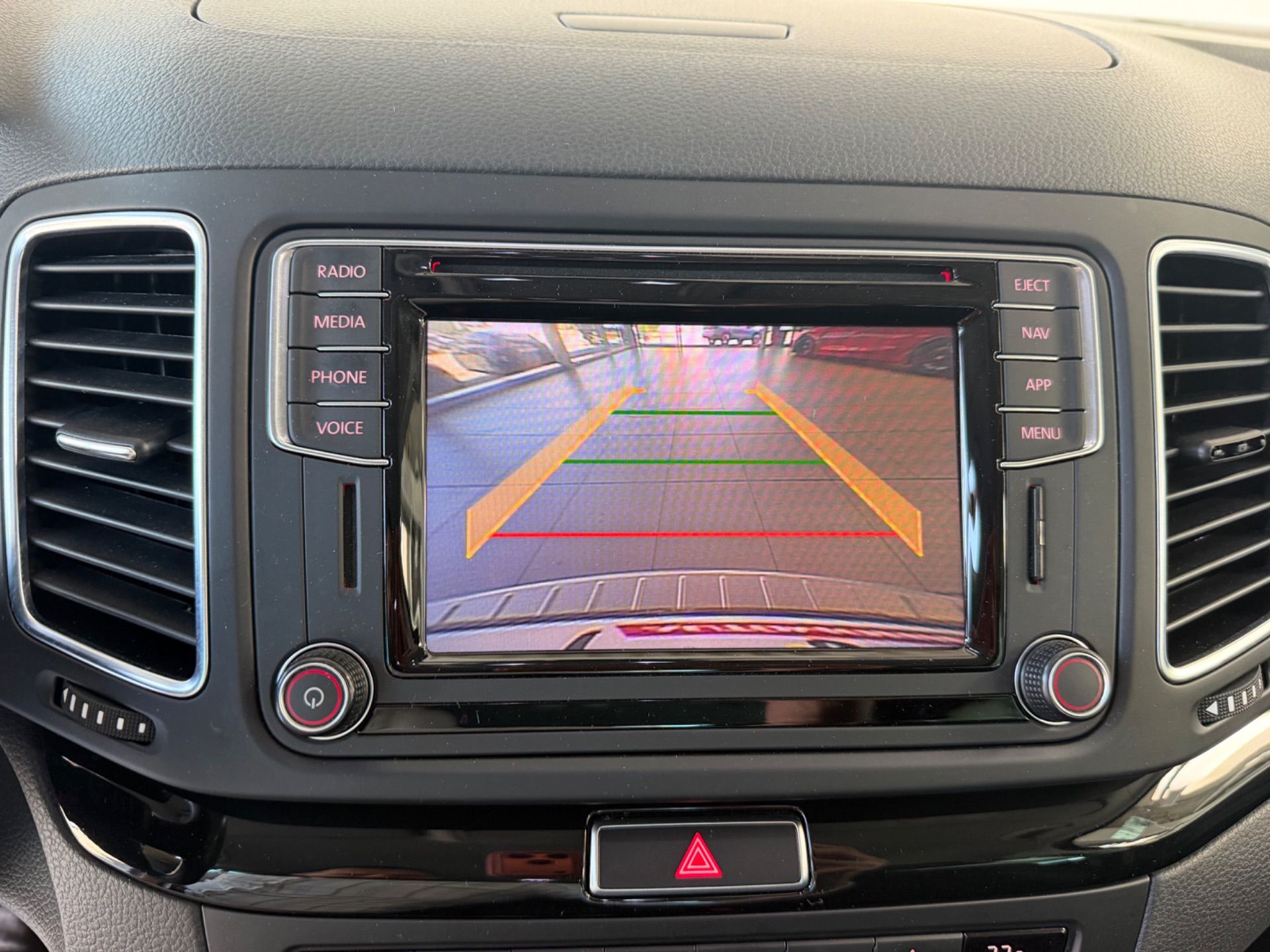 VW Sharan 2.0 TDI BMT Highline 4Motion DSG-image-12