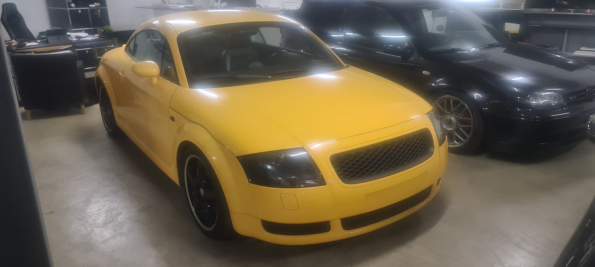 AUDI LimiTT Coupé 1.8 T quattro jaune Imola-image-0