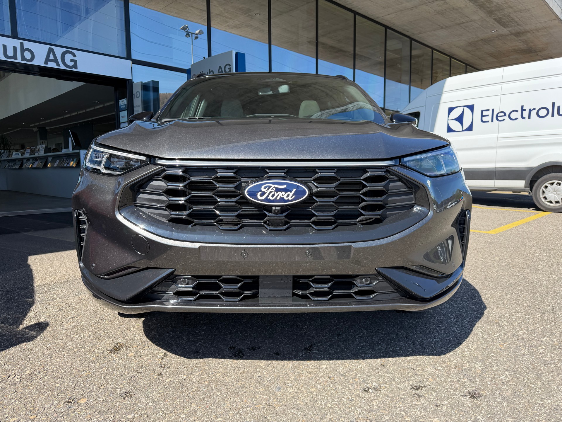 FORD Kuga 2.5 PHEV Sound Edition FWD-showroom-element-1