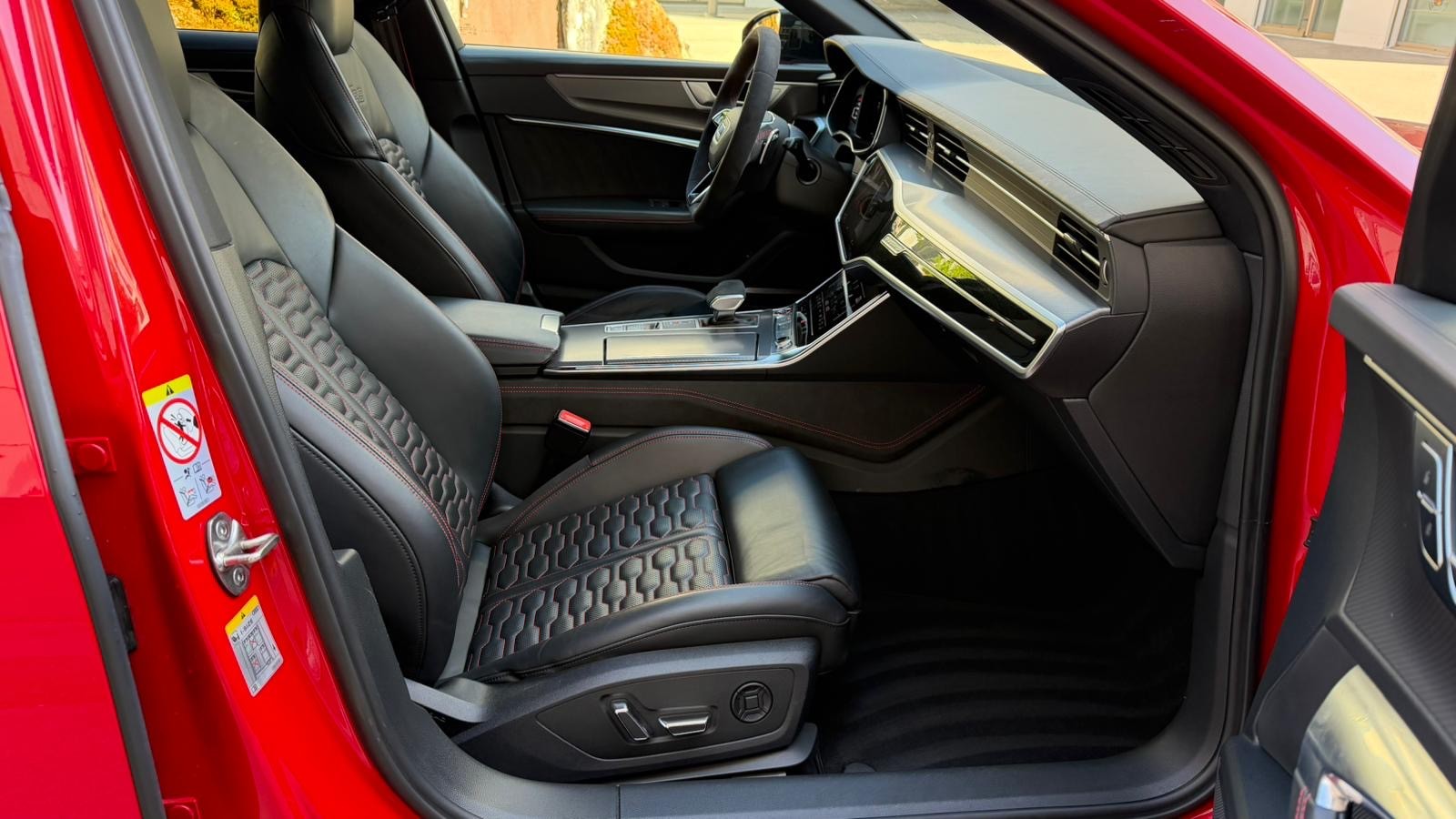 AUDI RS6 Avant 4.0 TFSI V8 quattro-image-14