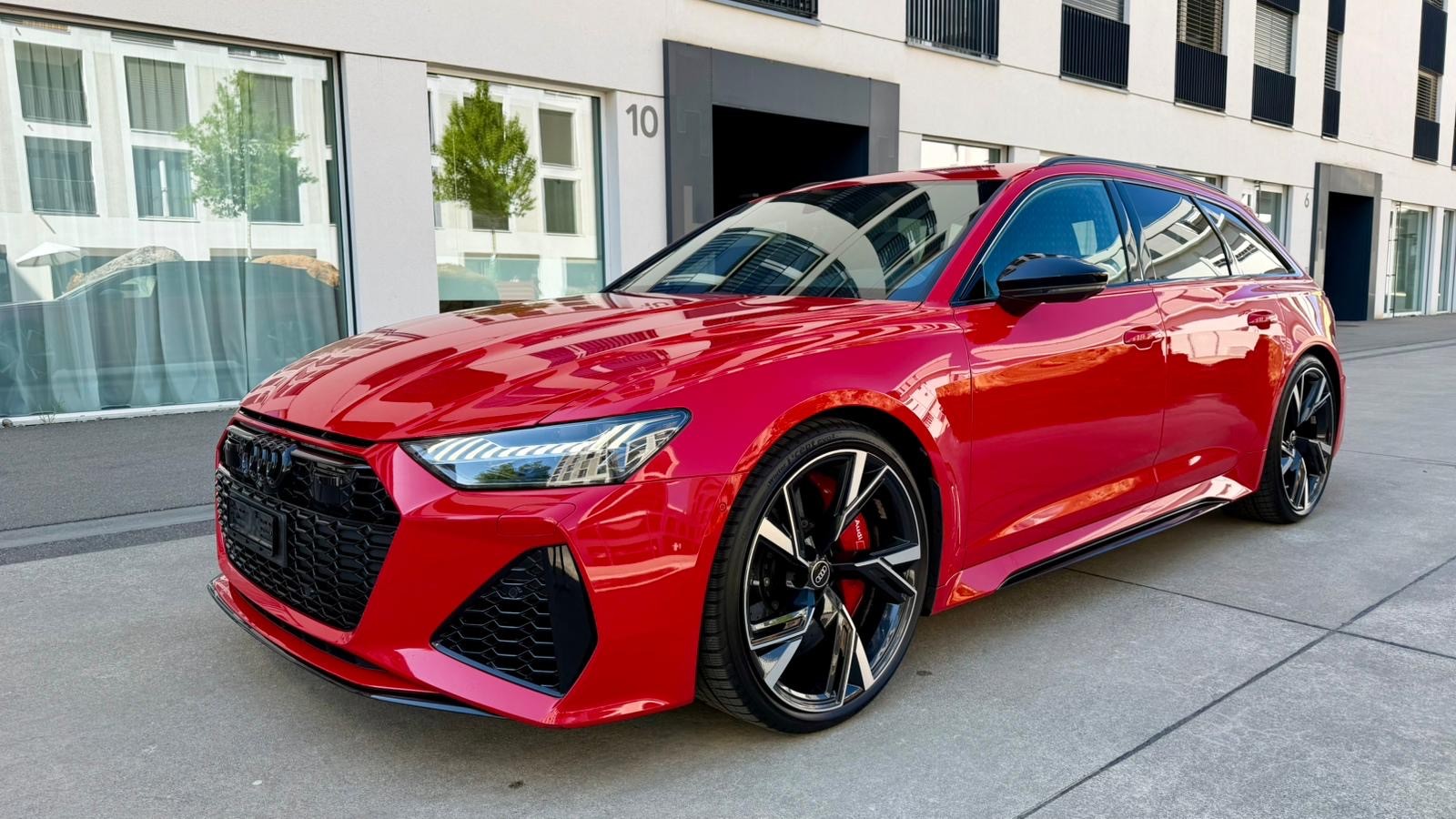 AUDI RS6 Avant 4.0 TFSI V8 quattro-showroom-element-1