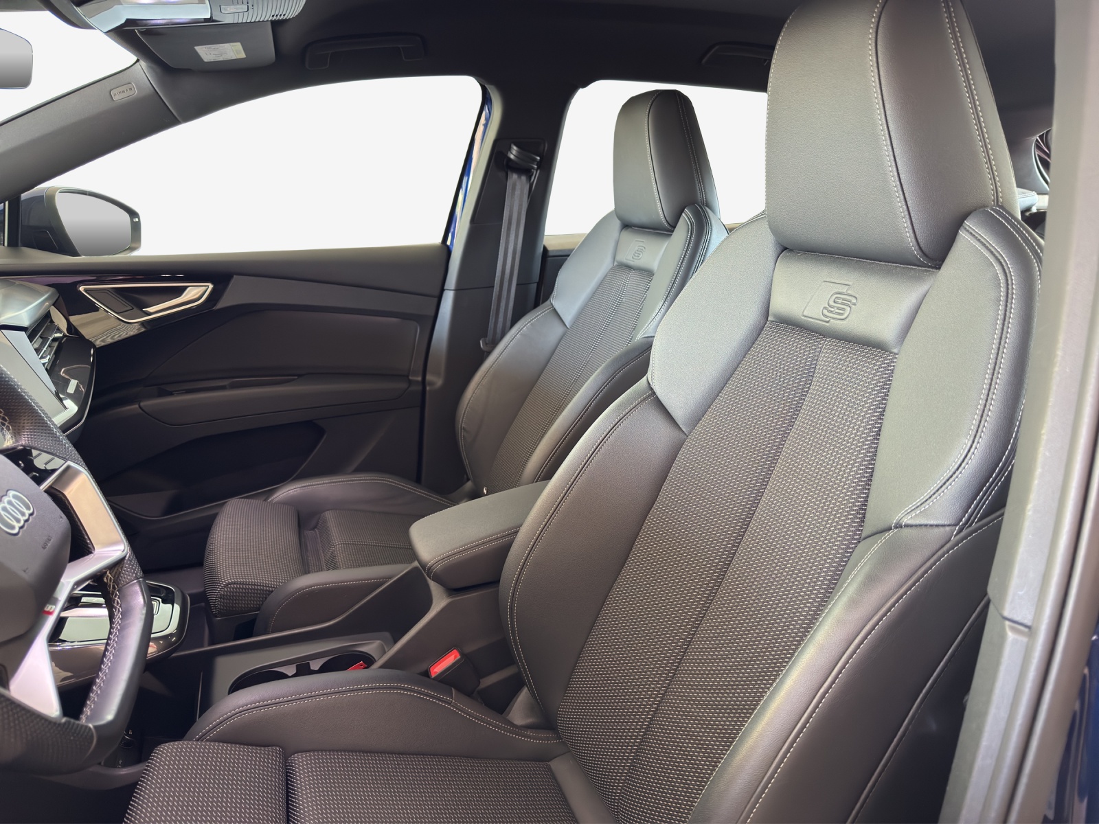 AUDI Q4 e-tron 40-image-14