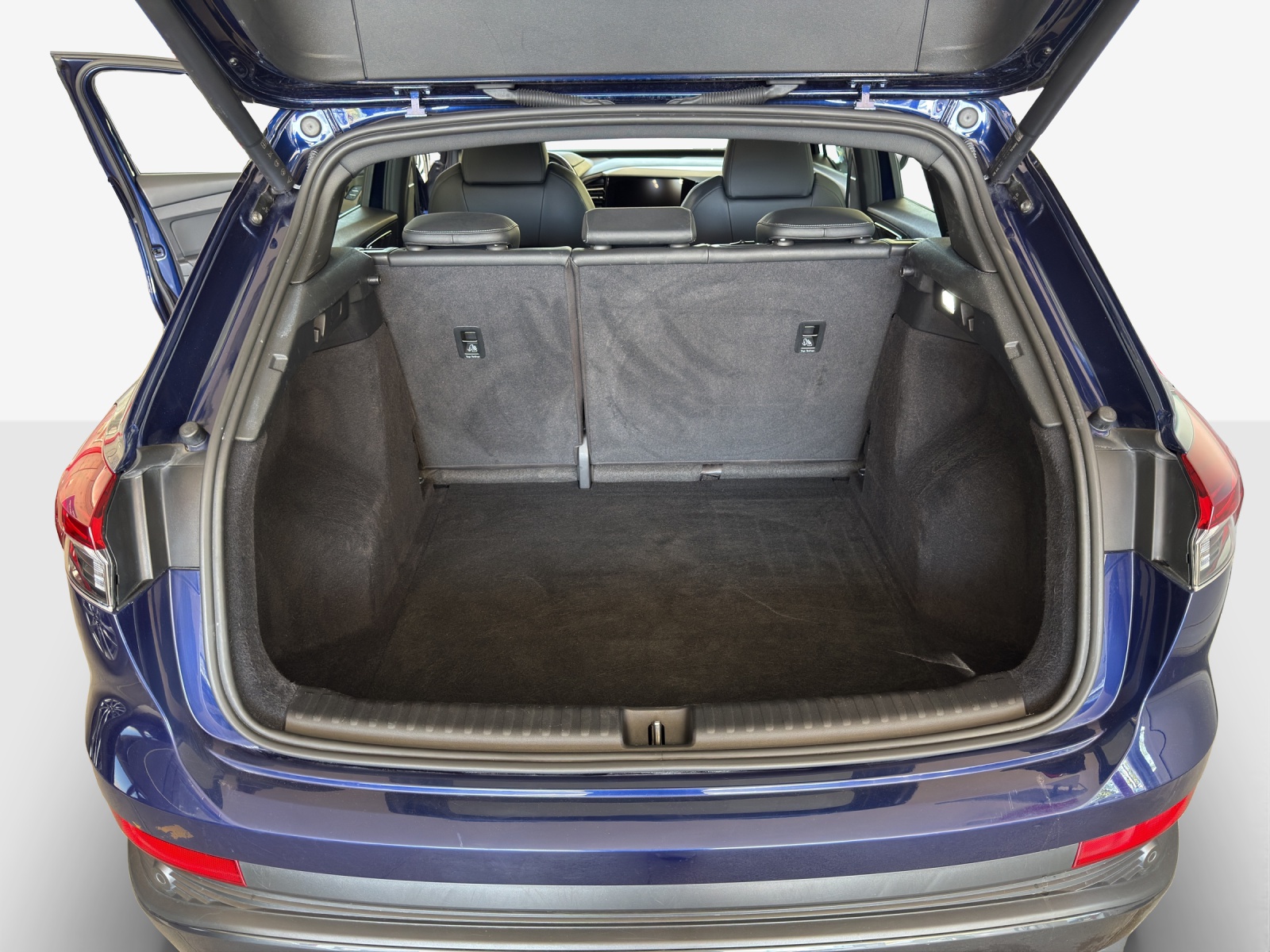 AUDI Q4 e-tron 40-image-13