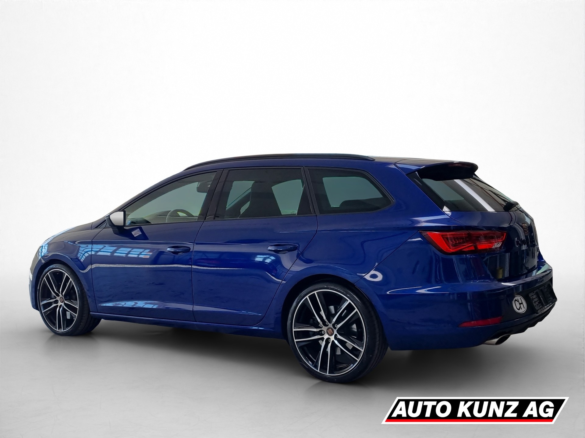 SEAT Leon ST 2.0 TSI 300 Cupra 4Drive DSG-image-3