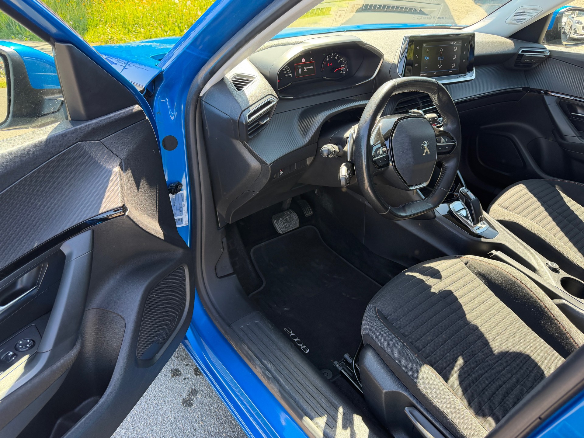 PEUGEOT 2008 1.2 PureTech Active Pack EAT8-image-8