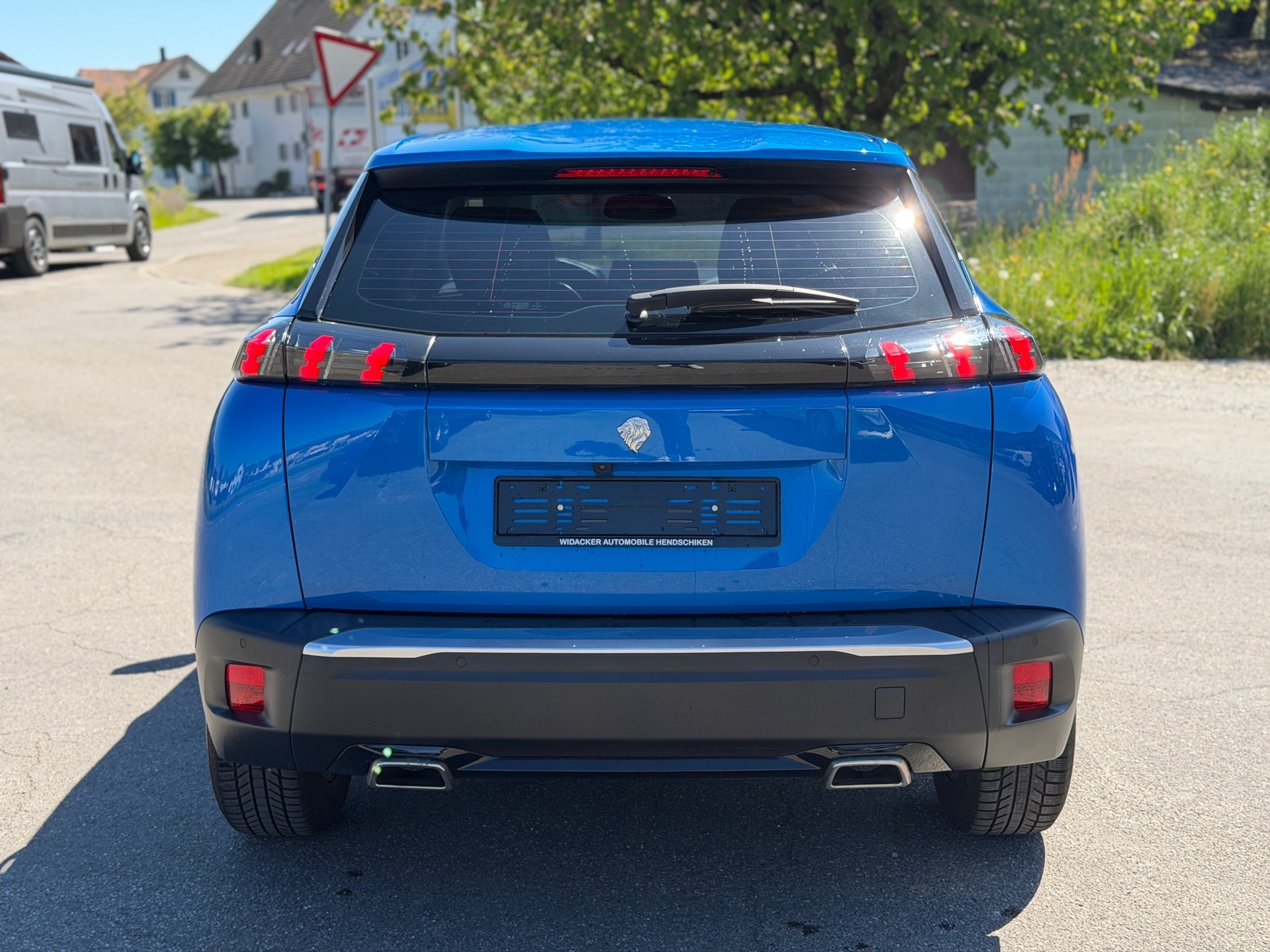 PEUGEOT 2008 1.2 PureTech Active Pack EAT8-image-4