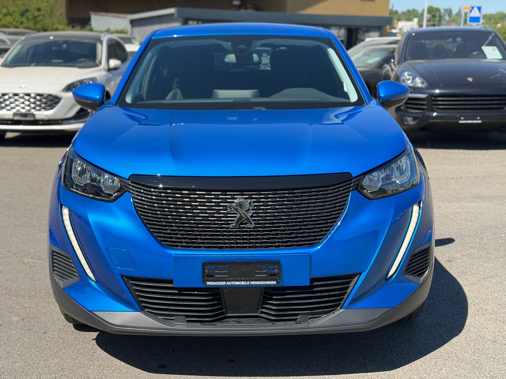 PEUGEOT 2008 1.2 PureTech Active Pack EAT8-image-1