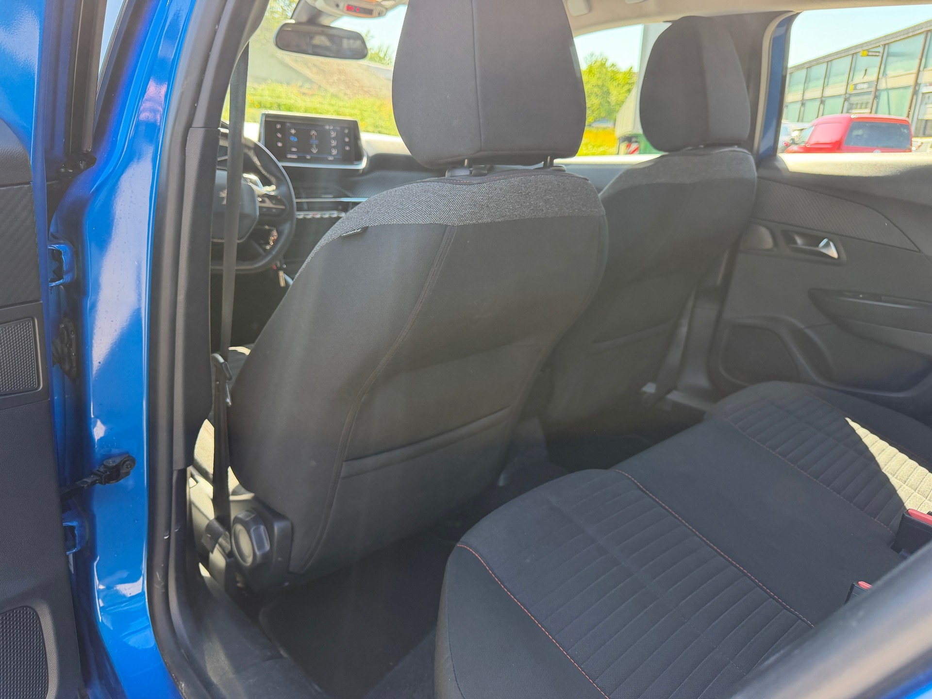 PEUGEOT 2008 1.2 PureTech Active Pack EAT8-image-9