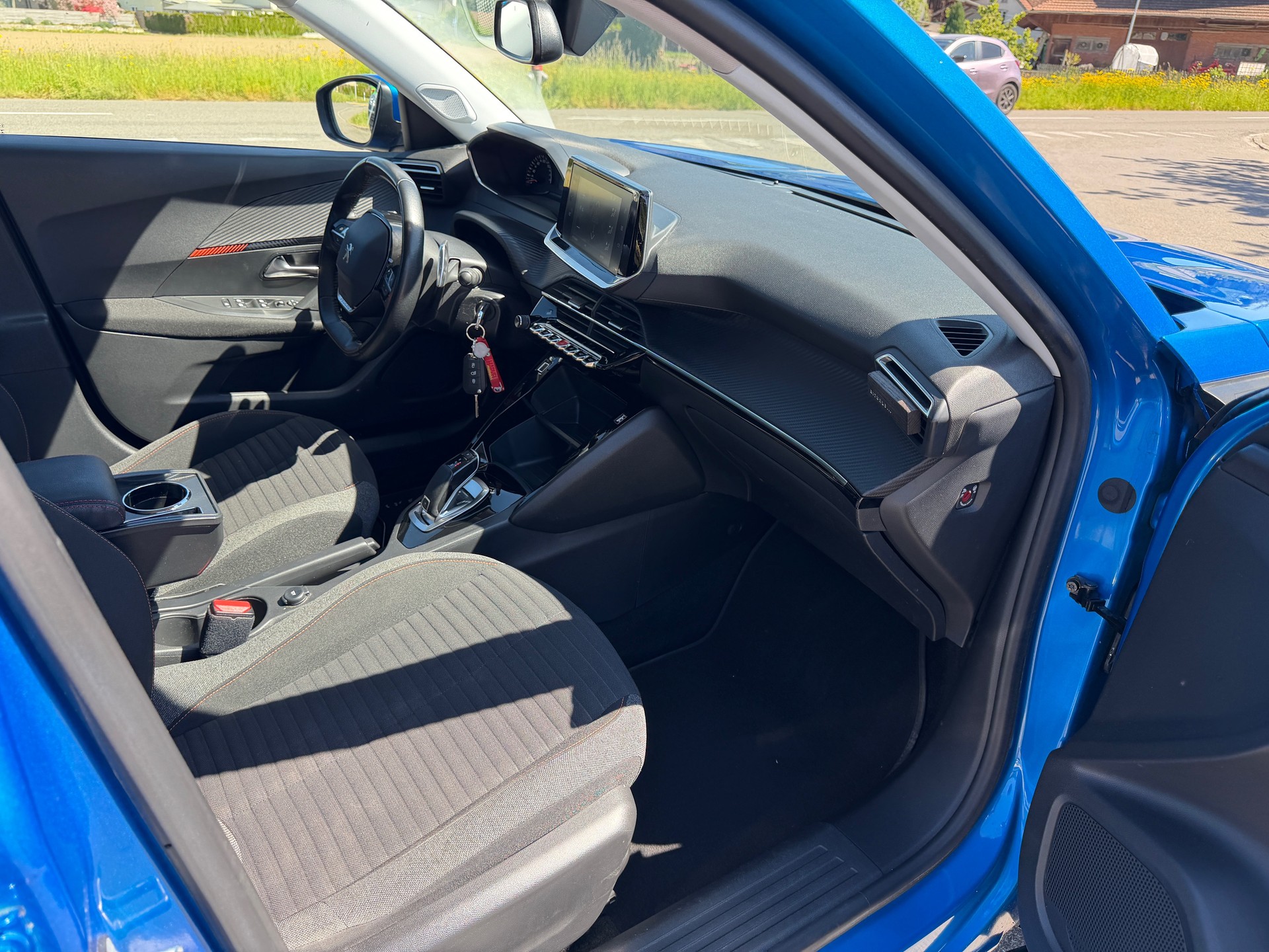 PEUGEOT 2008 1.2 PureTech Active Pack EAT8-image-10