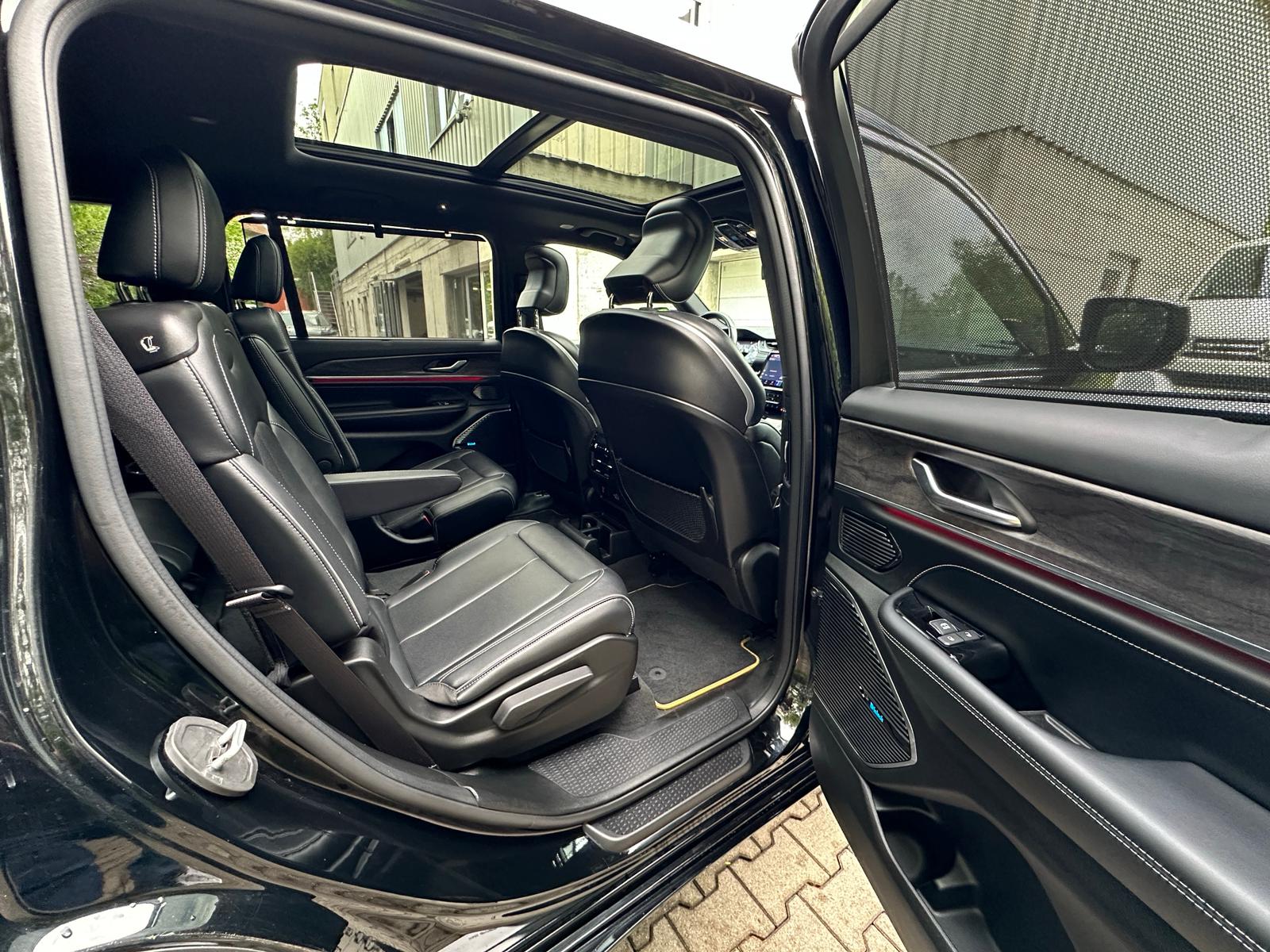 JEEP Grand Cherokee 5.7 V8 Hemi Overland Limited Edition-image-19