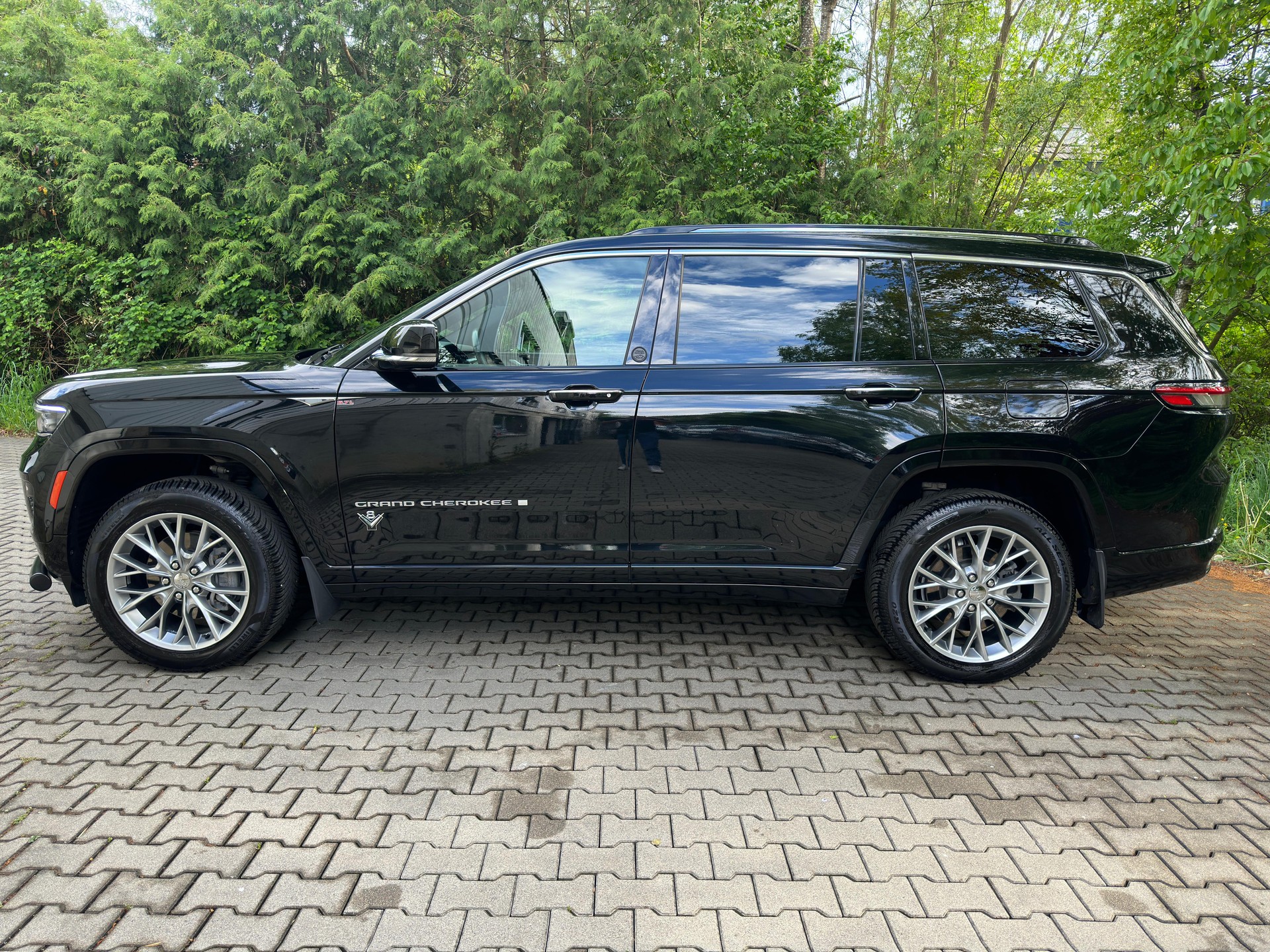 JEEP Grand Cherokee 5.7 V8 Hemi Overland Limited Edition-showroom-element-1