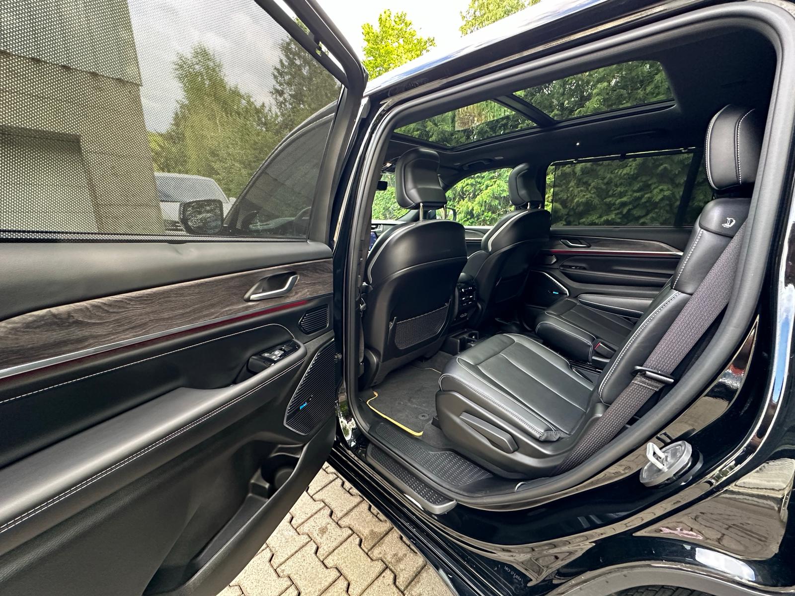 JEEP Grand Cherokee 5.7 V8 Hemi Overland Limited Edition-image-12