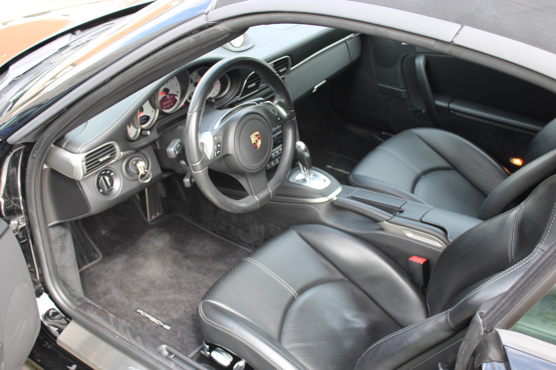 PORSCHE 911 Cabrio Turbo S PDK-image-7