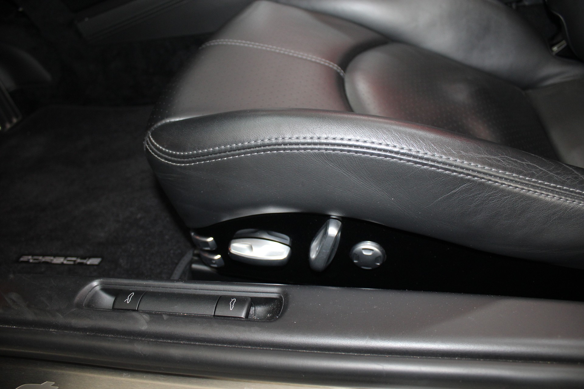 PORSCHE 911 Cabrio Turbo S PDK-image-14