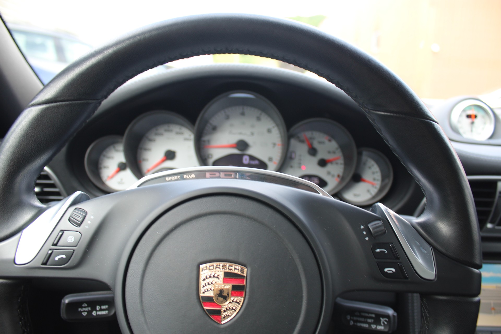 PORSCHE 911 Cabrio Turbo S PDK-image-9