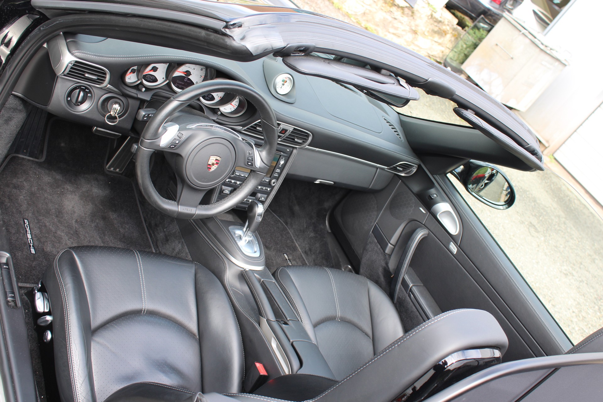 PORSCHE 911 Cabrio Turbo S PDK-image-12