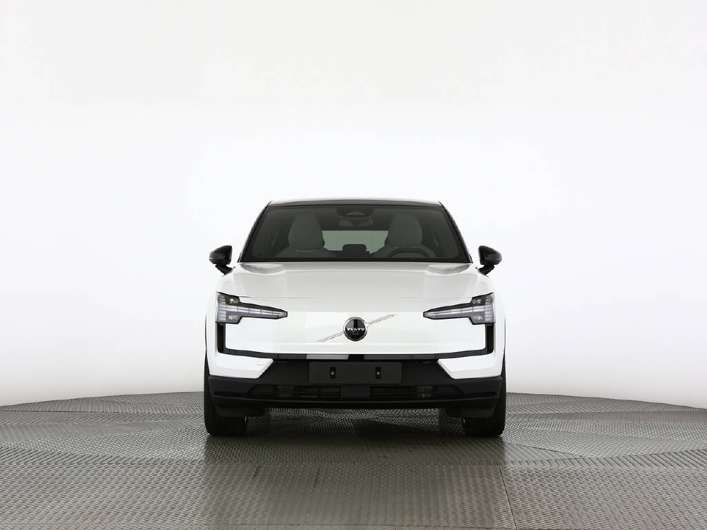 VOLVO EX 30 P5 Longe Range Ultra-image-11